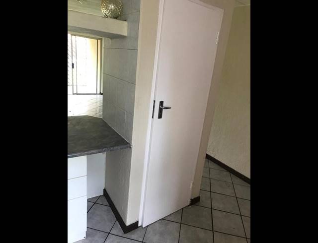 2 BEDROOM PROPERTY TO RENT IN MORELETAPARK